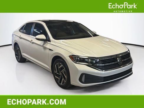 Used 2024 Volkswagen Jetta SEL FWD image 1