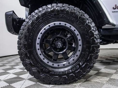 Used 2023 Jeep Wrangler Unlimited Rubicon AWD/4WD image 37