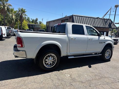Used 2018 RAM 1500 Laramie w/ Convenience Group AWD/4WD image 8