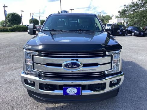 Used 2019 Ford F250 Lariat w/ Lariat Value Package AWD/4WD image 2