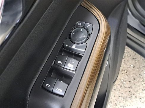 Used 2020 GMC Acadia SLE w/ Driver Convenience Package image 22