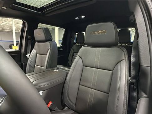 New 2026 Chevrolet Silverado 1500 High Country w/ High Country Premium Package image 13