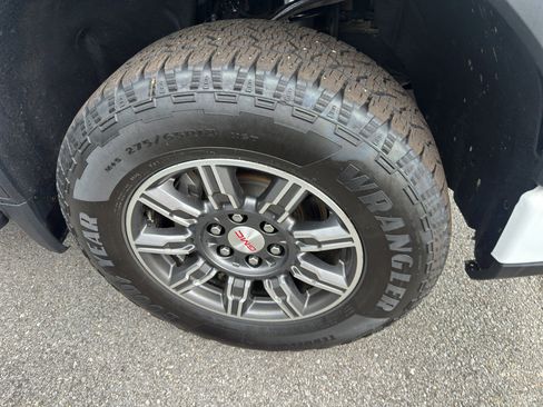 Used 2024 GMC Sierra 1500 AT4 w/ Technology Package image 3