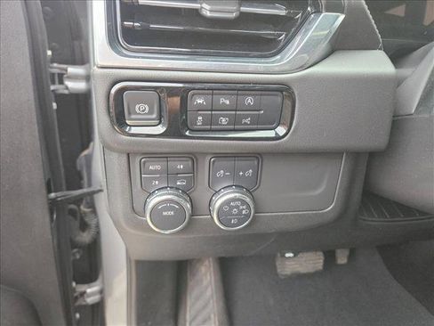 Used 2025 GMC Yukon Denali AWD/4WD image 21