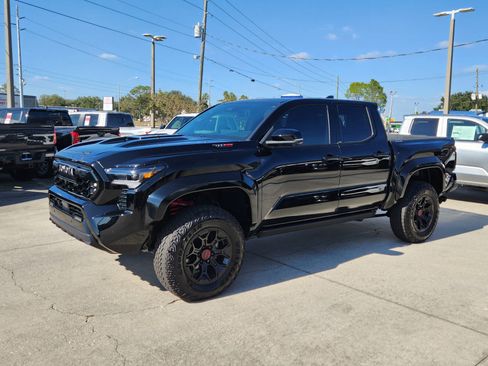 Certified 2025 Toyota Tacoma TRD Pro image 3