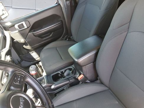 Used 2022 Jeep Wrangler Unlimited Sport AWD/4WD image 8