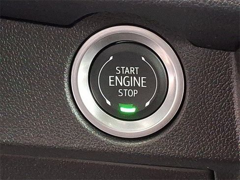 Certified 2025 Chevrolet Traverse LT image 16