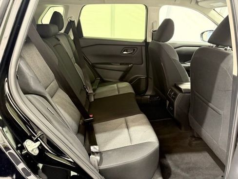 Used 2025 Nissan Rogue SV image 23