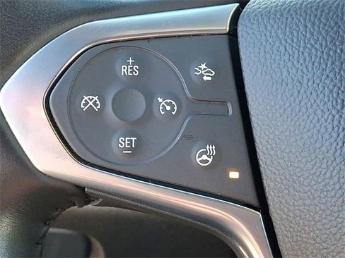 Used 2022 Chevrolet Traverse LT image 17