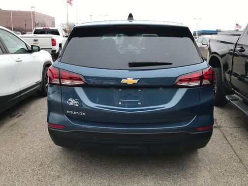 Used 2024 Chevrolet Equinox LS w/ LS Convenience Package image 10