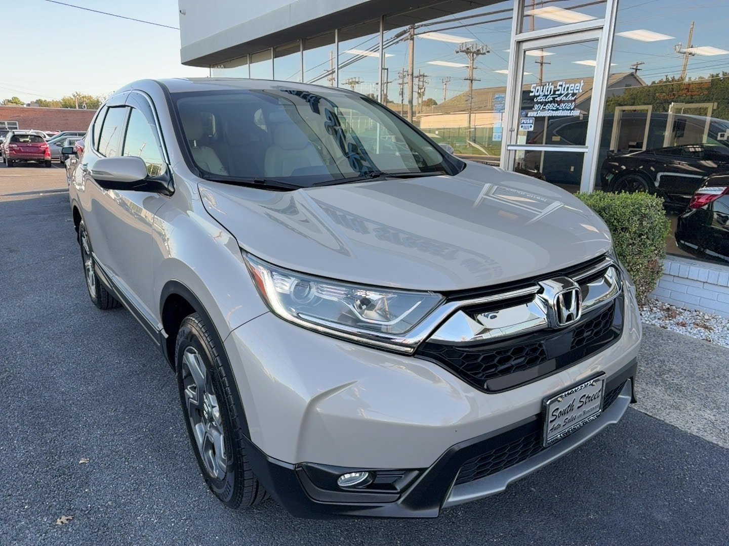 Used 2018 Honda CR-V EX-L image 2