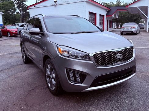 Used 2016 Kia Sorento SX AWD/4WD image 4