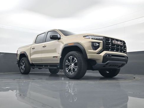 Used 2024 GMC Canyon AT4 w/ AT4 Premium Package AWD/4WD image 23