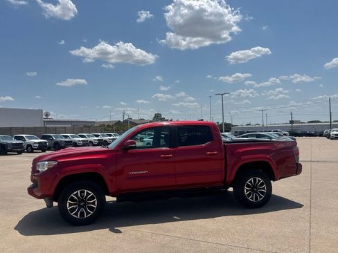 Used 2021 Toyota Tacoma TRD Sport RWD image 9