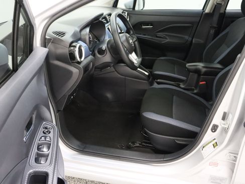 Used 2025 Nissan Versa SV w/ Trunk Package image 14