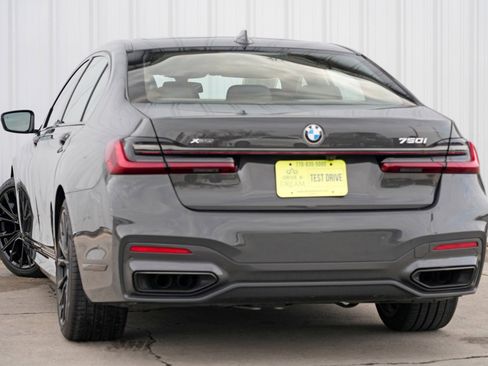 Used 2022 BMW 750i xDrive w/ Executive Package image 6