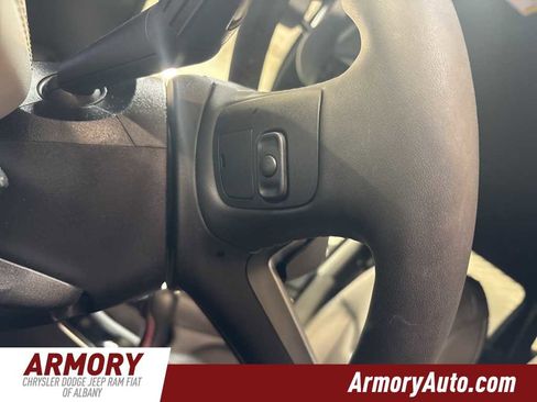 Used 2025 Jeep Compass Limited image 11