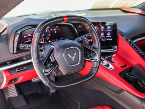 Used 2021 Chevrolet Corvette Stingray Premium Conv w/ Z51 Performance Package RWD image 8