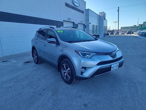Used 2018 Toyota RAV4 XLE image 7