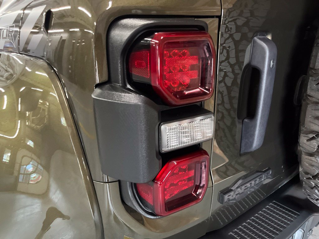 Used 2024 Ford Bronco Raptor w/ Interior Carbon Fiber Pack 6 AWD/4WD image 24