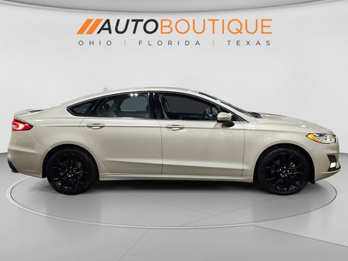 Used 2019 Ford Fusion SE w/ Equipment Group 151A FWD image 6