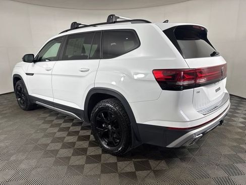 Used 2024 Volkswagen Atlas Peak Edition SE AWD/4WD image 6