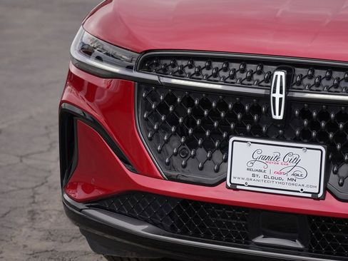 Used 2024 Lincoln Nautilus Reserve w/ Equipment Group 203A image 9