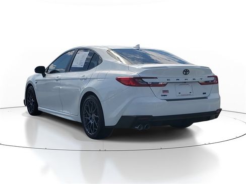 Used 2025 Toyota Camry SE w/ Convenience Package image 3