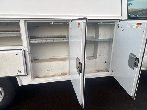 Used 2016 Ford E-350 and Econoline 350 Super Duty w/ Power Windows & Locks Group image 20