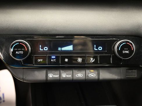 Used 2025 Hyundai Elantra Sport FWD image 28
