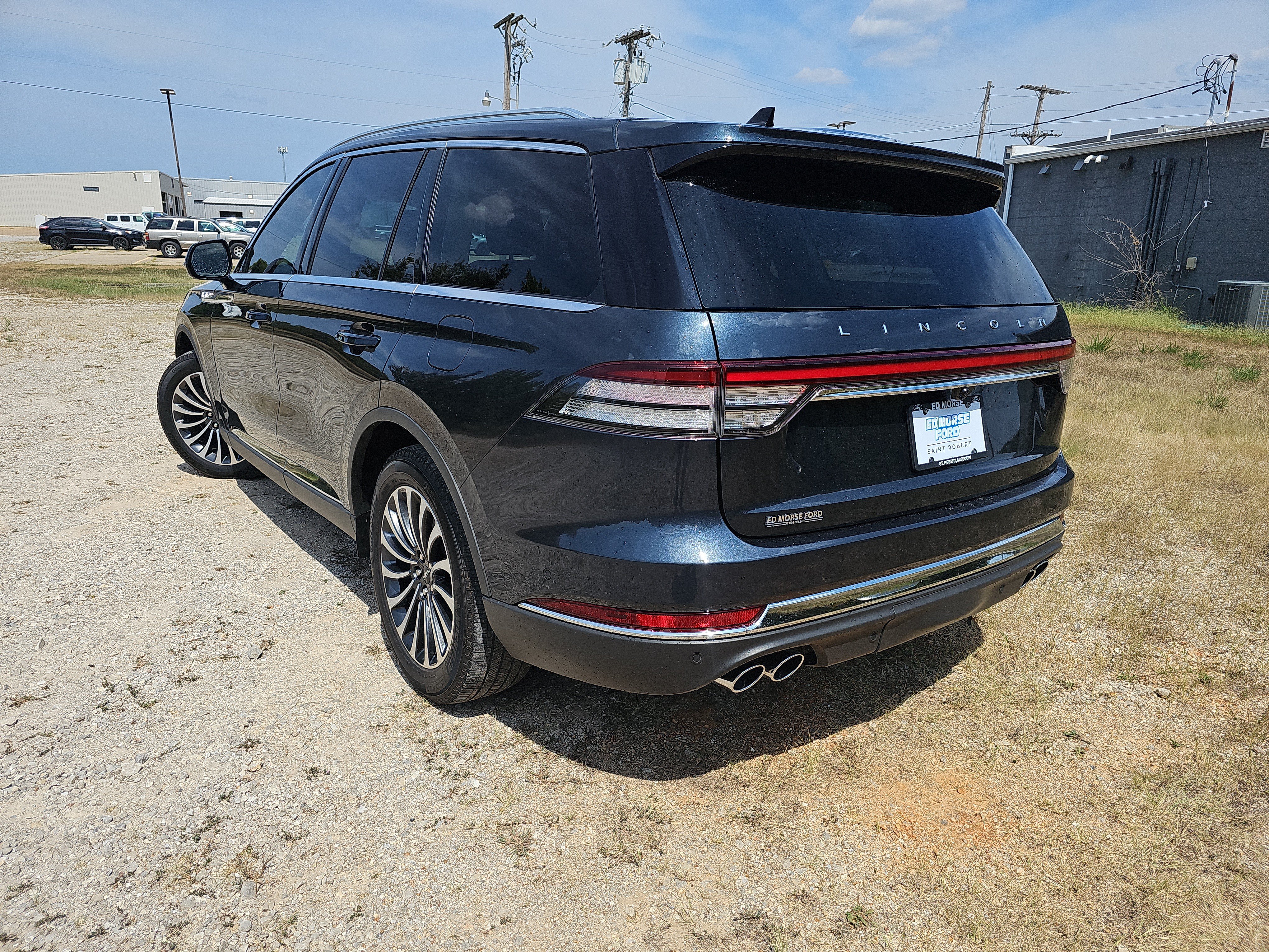 Used 2022 Lincoln Aviator Reserve w/ Class IV Trailer Tow Package RWD image 6