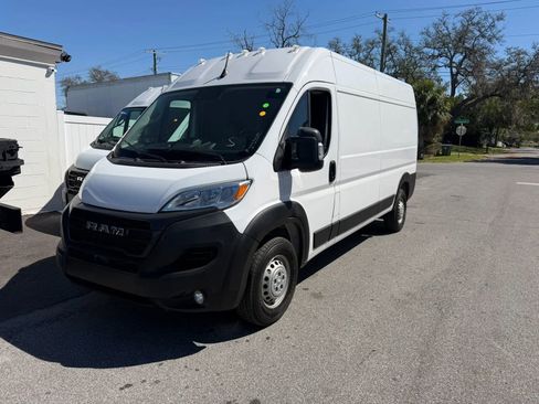 Used 2025 RAM ProMaster 2500 w/ Convenience Group image 4