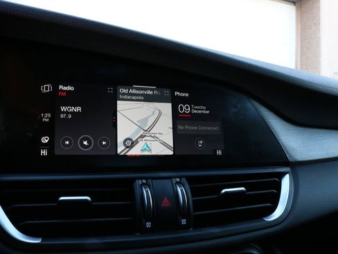 Used 2021 Alfa Romeo Giulia Ti w/ Nero Edizione image 30