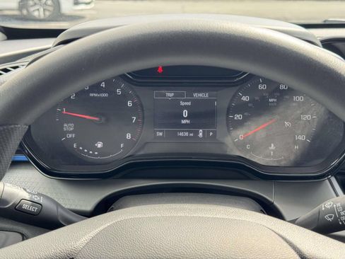 Used 2025 Chevrolet Trax LS w/ LS Convenience Package FWD image 9