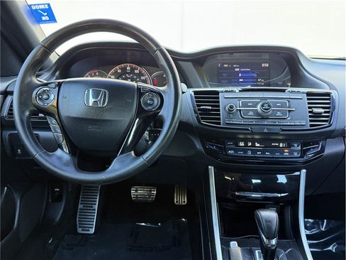 Used 2017 Honda Accord Sport image 15