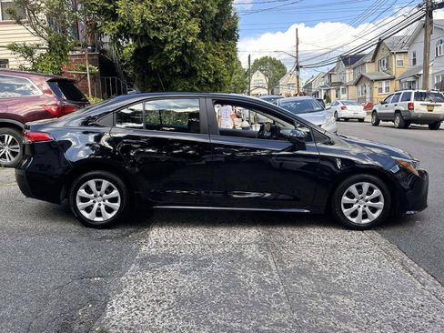 Used 2024 Toyota Corolla LE FWD image 6