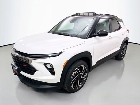 New 2026 Chevrolet TrailBlazer RS w/ Convenience Package AWD/4WD image 3