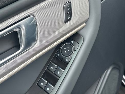 New 2026 Ford Explorer Active image 24