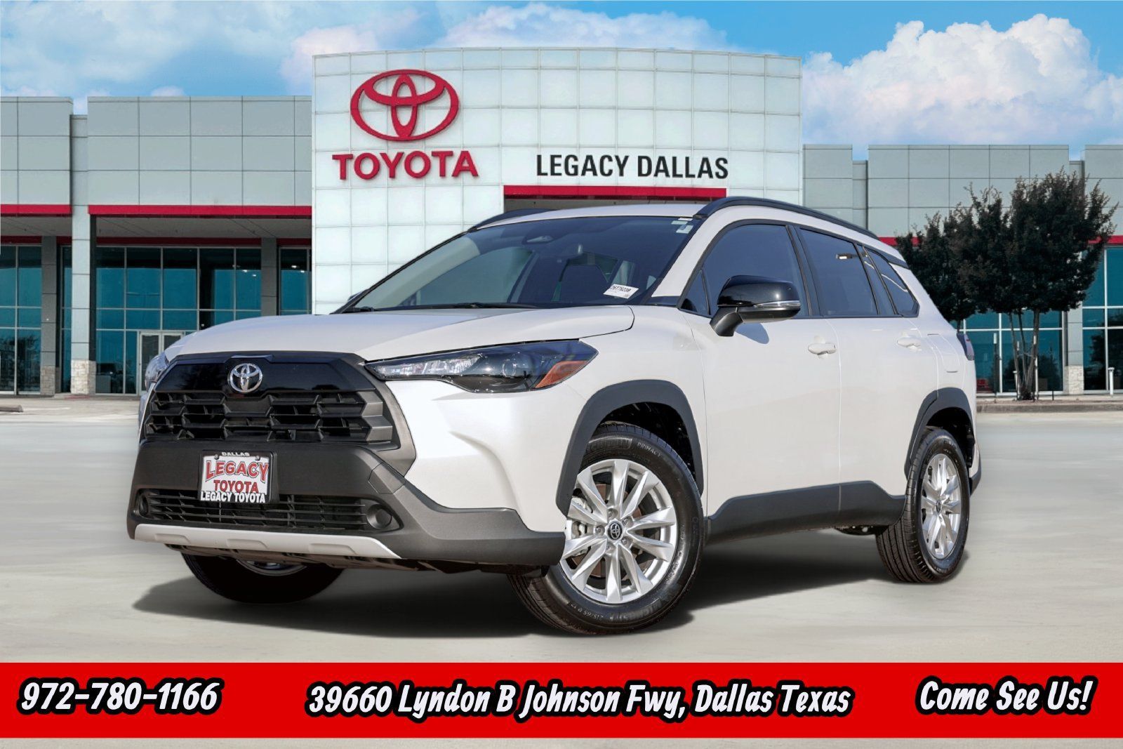 Used 2026 Toyota Corolla Cross LE FWD image 1