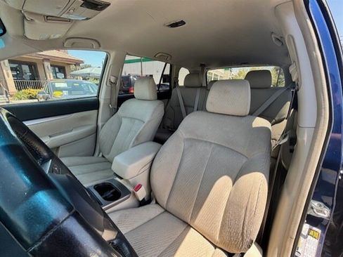 Used 2010 Subaru Outback 2.5i Premium AWD/4WD image 16