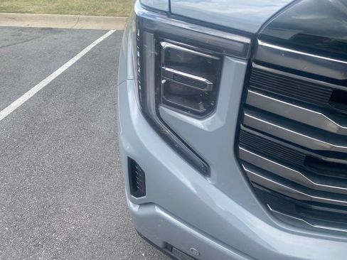 Used 2025 GMC Sierra 1500 AT4 w/ AT4 Premium Package AWD/4WD image 5