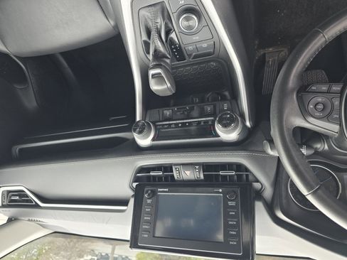 Used 2022 Toyota RAV4 XLE Premium image 11