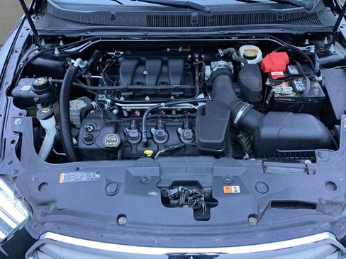 Used 2016 Ford Taurus SE image 19