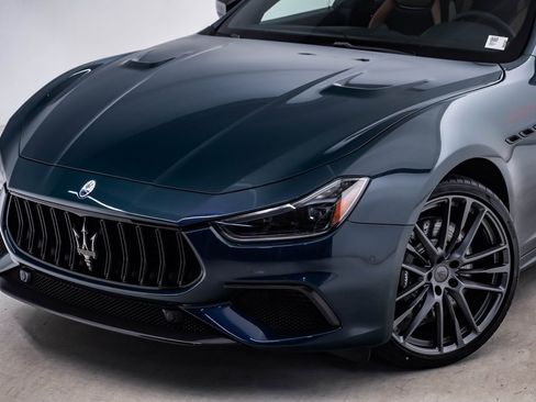 Used 2024 Maserati Ghibli Trofeo image 4
