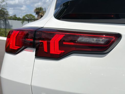 New 2026 BMW X2 xDrive28i w/ Technology Package AWD/4WD image 10