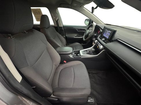 Used 2020 Toyota RAV4 LE image 15