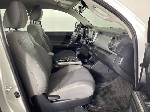 Used 2022 Toyota Tacoma SR5 AWD/4WD image 22