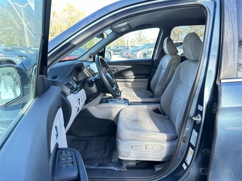 Used 2021 Honda Pilot EX image 10