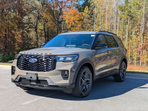 New 2026 Ford Explorer ST-Line w/ ST-Line Street Pack image 6