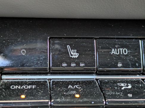 Used 2025 Chevrolet Equinox LT w/ Convenience Package II FWD image 24